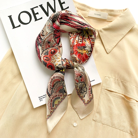Écharpe Carrée Élégante Satin De Mûrier Impression Artistique Mode De Luxe Foulard Pour Femmes Motif Botanique Fleurs Arbres