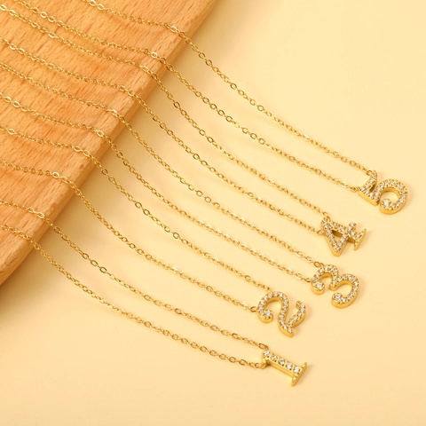 Arabische Zahlen Anhänger Halskette 18K Vergoldet Edelstahl Mit Funkelnden Zirkonia Zierlicher Schmuck Für Frauen Täglich