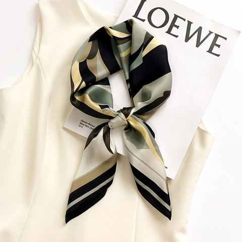Elegante Foulard Quadrato in Seta di Gelso Vintage per Donna con Stampa Digitale Geometrica e Botanica Fascia per Capelli