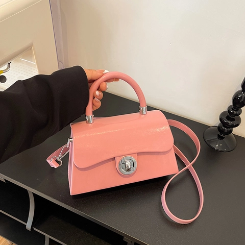 Women Retro Shiny PU Leather Crossbody Bag With Silver Round Twist Lock Top Handle Minimalist Fashion Handbag