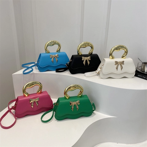 Women PU Leather Crossbody Bag Wave Edge Gold Metal Bow Heart Artistic Metal Handle Chic Square Handbag
