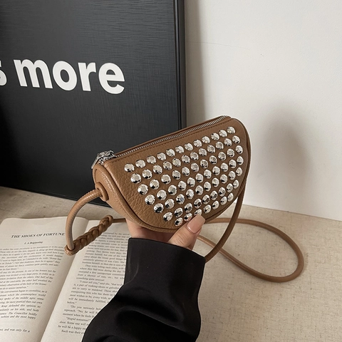 Borsa A Tracolla Mezzaluna Con Borchie Pelle PU Borsa A Spalla Vintage Con Tracolla Intrecciata Per Donna Stile Punk Chic