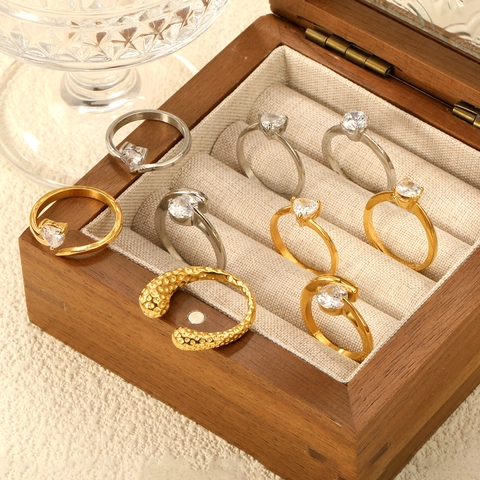 Anello In Acciaio Inossidabile Cuore Zirconia Placcato Oro 18K Gioielli Geometrici Eleganti Minimalisti Per Donne Anti Allergia