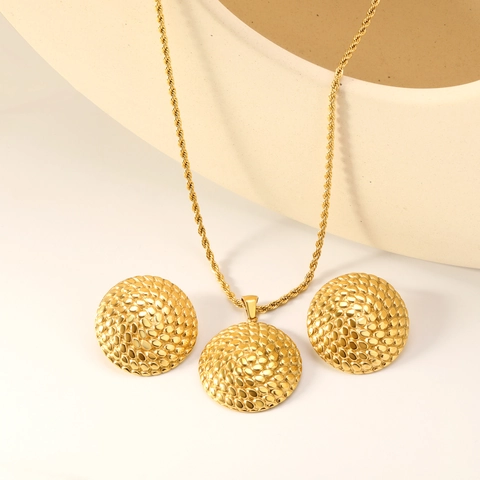 Women Stainless Steel Gold Plated Jewelry Set Textured Round Dome Scale Pattern Necklace And Stud Earrings Ins Style Accessories