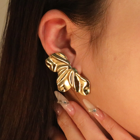Pendientes De Botón De Acero Inoxidable Para Mujer Forma De Hoja Arrugada Irregular Metal Líquido Estilo Retro Moda