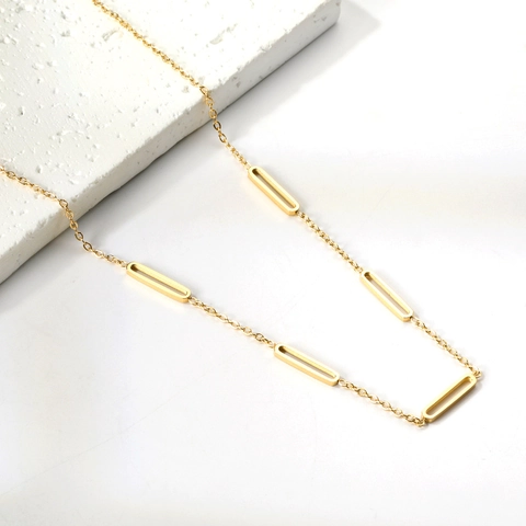 Minimalist Geometric Interlocking Rings Pendant Necklace Gold Plated Stainless Steel Elegant Jewelry For Women