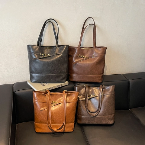 Vintage PU Leather Large Capacity Tote Bag For Women Retro Shoulder Handbag With Decorative Strap And Metal Buckle