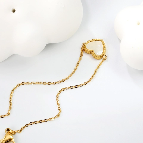 Gold Plated Stainless Steel Heart Pendant Bracelet With White Mother Of Artificial Pearl Milgrain Beaded Edge For Women Elegant Jewelry