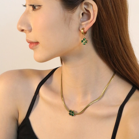 Collana Orecchini Bracciale Quadrifoglio Acciaio Inossidabile Zircone Verde Forma Di Cuore Dorato Gioielli Eleganti Donne