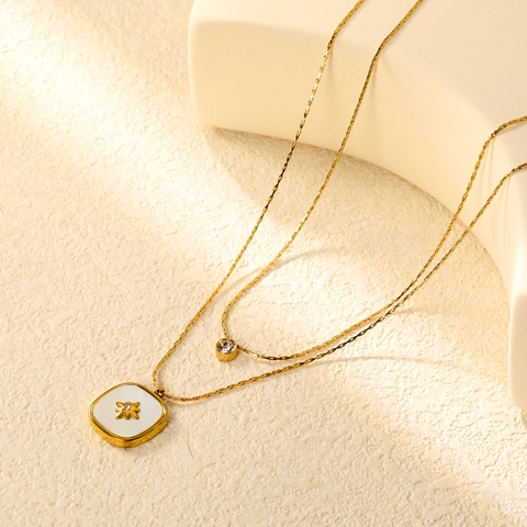 Collier Double Épaisseur Acier Inoxydable Plaqué Or 18K Coquille Blanche Pendentif Carré Étoile À Huit Branches Zircon Femme