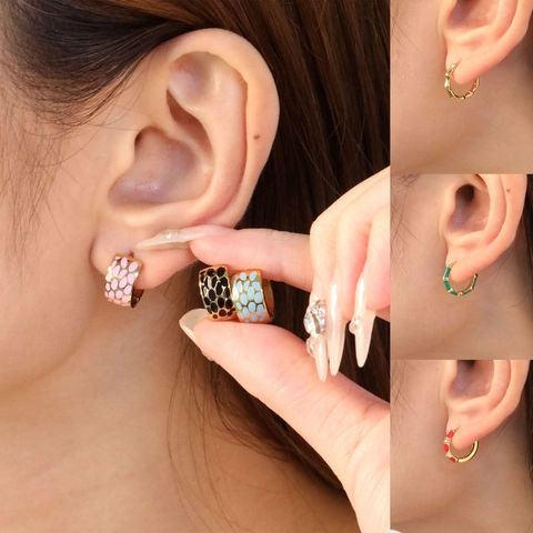 Pendientes Huggie De Acero Inoxidable Chapados En Oro Esmalte De Leopardo Junta De Bambú Joyería Vintage Para Mujer