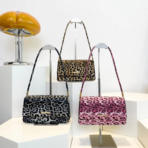 Women Leopard Print Underarm Bag PU Leather Retro Square Shoulder Bag With Gold Metal Buckle Chic Trendy Commuting