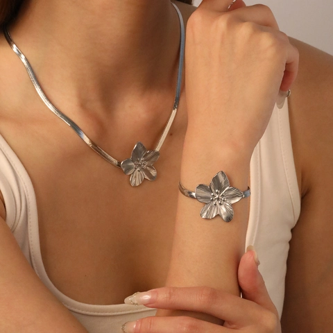 Large Flower Petal Pendant Necklace Bracelet Stainless Steel Herringbone Snake Chain Adjustable Chic Jewelry For Women