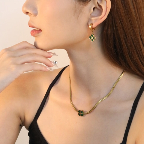 Collana Orecchini Bracciale Quadrifoglio Acciaio Inossidabile Zircone Verde Forma Di Cuore Dorato Gioielli Eleganti Donne