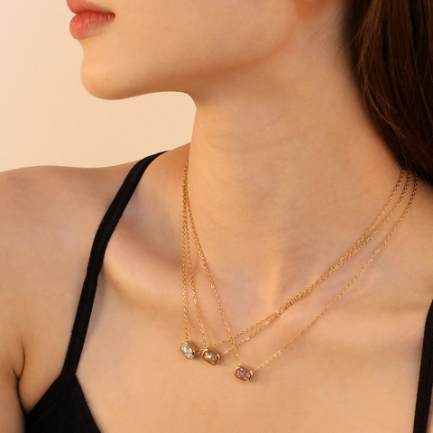 Collar de Doble Capa de Acero Inoxidable Baño de Oro de Dieciocho Quilates Circón Cadena Geométrica de Rombo Mujer