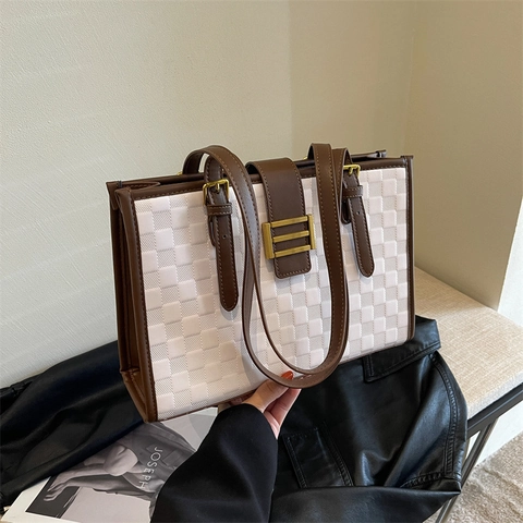 Klassische PU Leder Shopper Tasche Für Damen Mit Schachbrettmuster Große Kapazität Retro Schultertasche Mit Metallschnalle