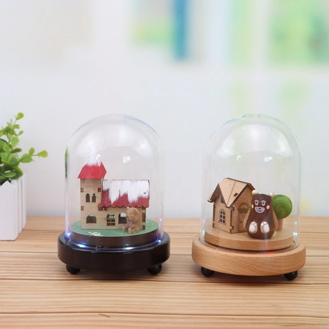 Hölzerne Musikalische Glaskuppel Mit LED Licht Miniaturlandschaft Schneehütte Und Bärenfiguren Schreibtisch Deko Geschenk