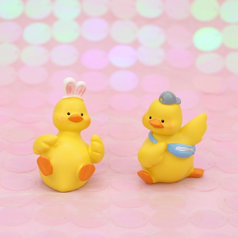 Cute Cartoon Duck Resin Figurine Car Interior Dashboard Ornaments Desktop Decor Kawaii Animal Miniatures Home Office