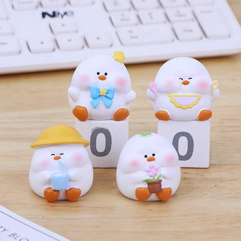 Mini Duck Figurines Resin Cute Cartoon Ornaments For Desktop Office Car Interior Center Console Decoration