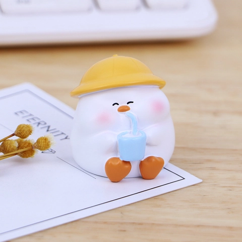 Mini Duck Figurines Resin Cute Cartoon Ornaments For Desktop Office Car Interior Center Console Decoration
