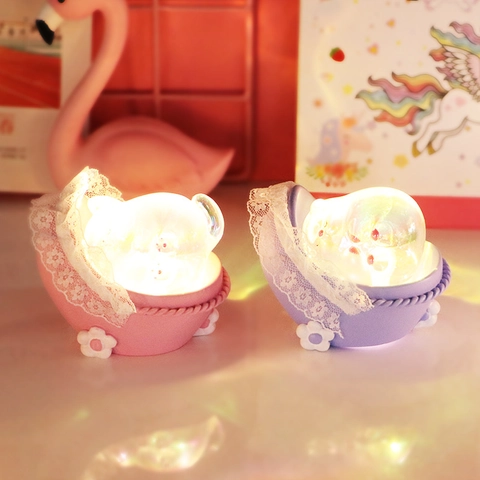 Luce Notturna In Resina Iridescente Animale Cartone Animato Che Dorme In Culla Di Pizzo Decorazione Camera Da Letto Ragazze