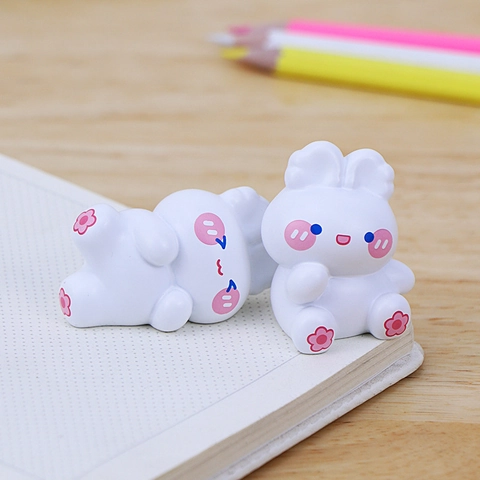 Cute Cartoon Rabbit Resin Ornament For Office Desk Car Dashboard Decoration Floral Bunny Miniature Figurine Gift