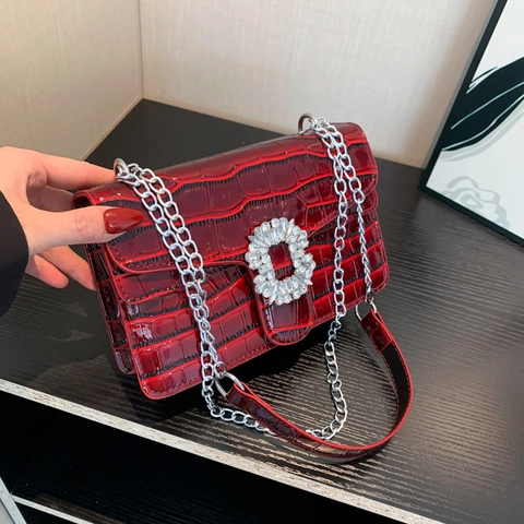Sac Bandoulière Femme en Cuir PU Motif Crocodile Avec Grande Boucle en Strass Chaîne Argentée Petit Sac Carré de Mode