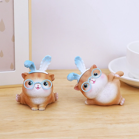 Figurine De Chat De Dessin Animé Mignonne Ornement De Tête Secouante En Résine Avec Lunettes Oreilles De Lapin Pour Bureau