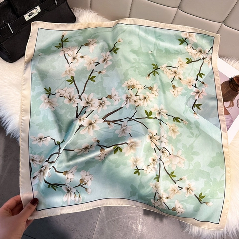 Elegant Square Scarf For Women Floral Printed Soft Satin-Like Polyester Satin Neck Kerchief Fashion Commuter Accessory