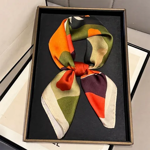Foulard Quadrato Vintage Francese Con Stampa Cavallo Raso Poliestere Effetto Raso Colorblock Da Donna