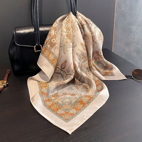 Pure Mulberry Satin Square Scarf Paisley Print Elegant Retro Neck Wrap For Women With Artificial Pearl Buckle