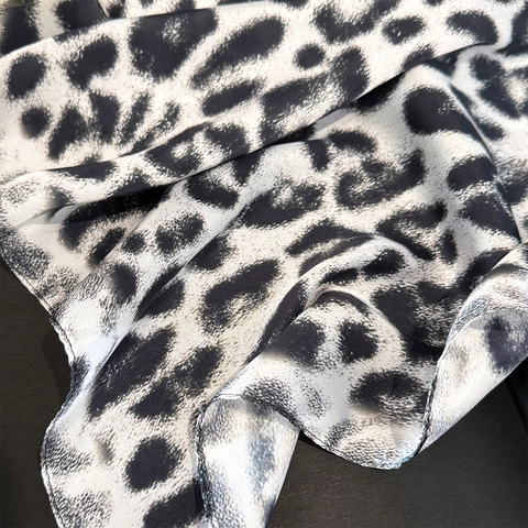 Women Leopard Print Square Scarf Imitation Satin Satin Texture Fashion Commute Vintage Neck Scarf Decorative Headband Wrap
