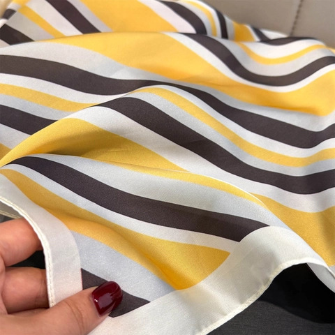 Women Geometric Stripe Print Square Scarf Polyester Satin Sun Protection Versatile Neck Head Accessory Elegant Fashion