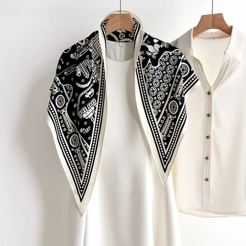 Women Triangle Scarf Satin Feeling Polyester Printed Neck Wrap Elegant Vintage City Architecture Pattern Fashion Shawl