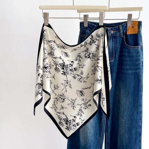 Dames Bloemenprint Driehoekige Sjaal Omslagdoek Satijn Look Zijden Sjaal Retro Franse Stijl Halstuk Modieuze Accessoire
