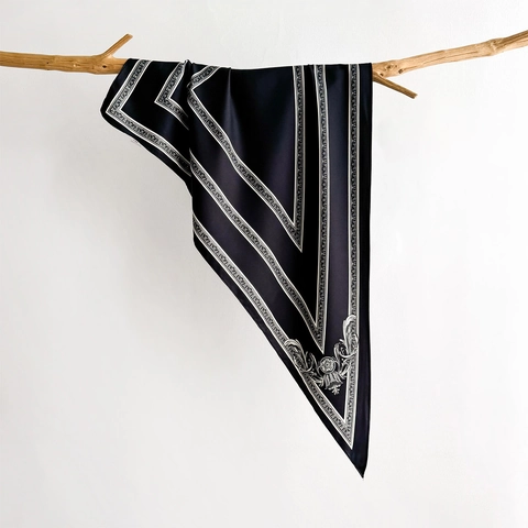 Vintage Baroque Floral Printed Triangular Scarf Polyester Satin Shawl Elegant Geometric Border Neckerchief For Women
