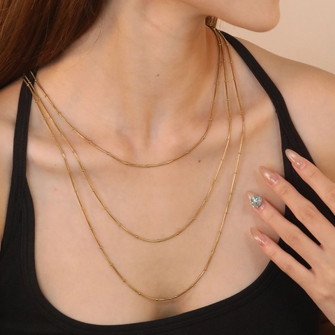Collier Multi Rangs En Acier Inoxydable Pour Femmes Chaîne Serpent Triple Minimaliste Avec Petites Perles Métalliques Accessoire Polyvalent