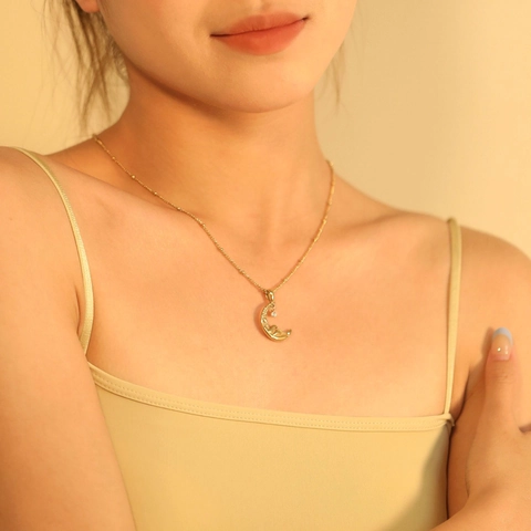 Collana Con Ciondolo A Mezzaluna Acciaio Inossidabile Placcato Oro 18K Catena Satellite Con Zircone Gioielli Da Donna