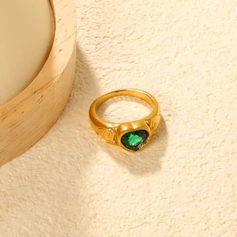 Bague En Zircon En Forme De Cœur Rétro Acier Inoxydable Plaqué Or 18K Avec Motif Cœur En Relief Bijoux Vintage Femmes