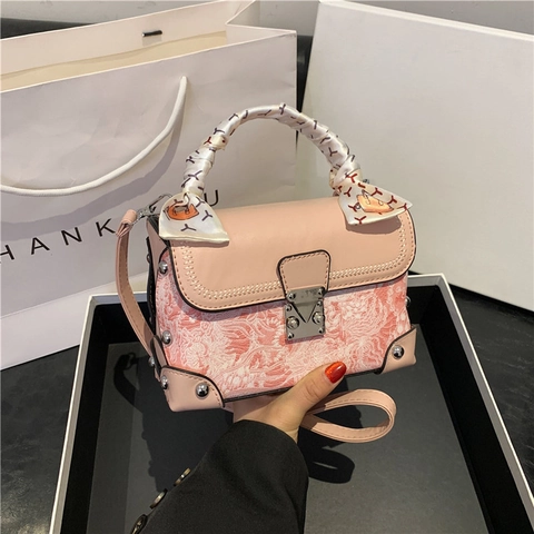 Retro Box Tasche PU Leder Stickerei Crossbody Handtasche Mit Satinnschal Griff Metallschloss Nieten Für Damen
