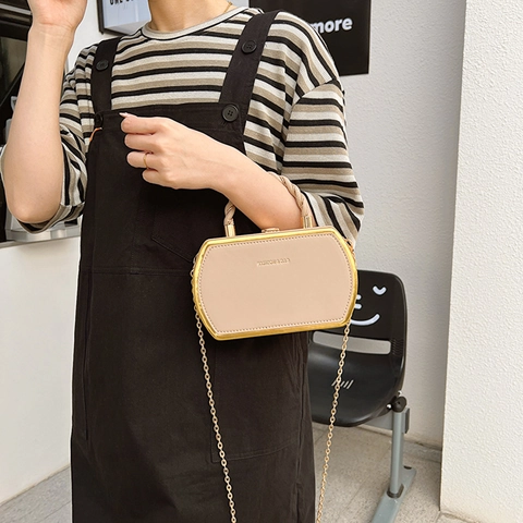 Damen Sechseckige Box Umhängetasche PU Leder Metallrahmen Handtasche Mit Goldkette Gewebter Griff Elegante Party Tasche