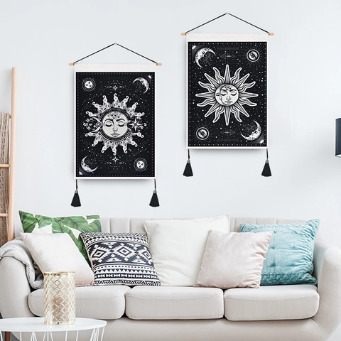 Arazzo da Parete Bohémien Mistico Sole E Luna Con Nappine E Palo in Legno Arte Celeste per Camera da Letto Soggiorno Decorazione Casa