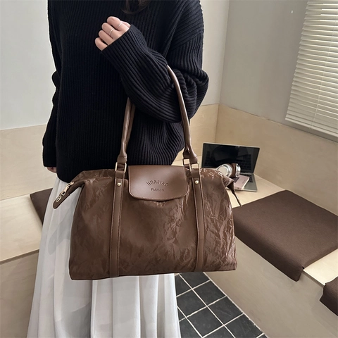 Große Kapazität Nylon Reisetasche Für Damen Herren Faltenstruktur Metallisch Wasserdicht Reisetasche Schulter Handtasche