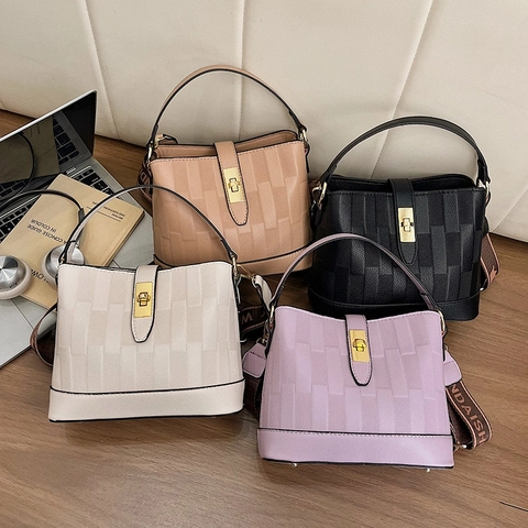 Damen Eimer Tasche Aus Geprägtem PU Leder Mit Großer Kapazität Tragetasche Umhängetasche Breiter Buchstaben Riemen Gold Verschluss