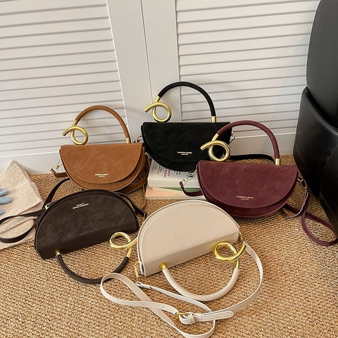 Damen Halbkreis Umhängetasche PU Leder Matte Textur Handtasche Mit Gold Metallring Griff Lässige Luxus Satteltasche