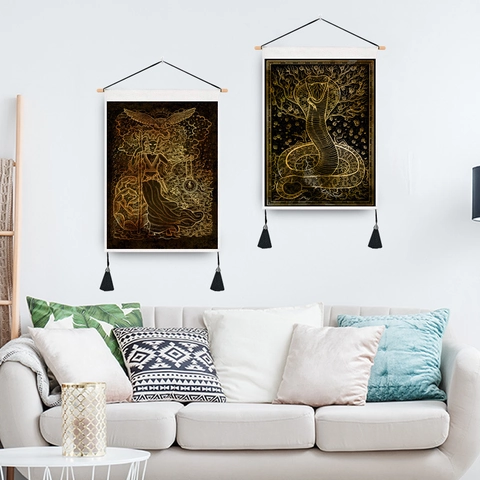 Arazzo Da Parete Nero Oro Dea Serpente Motivo Mistico Stile Tarocchi Tessile Decorativo Con Asta In Legno E Nappine