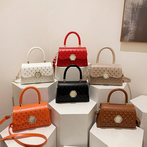 Quilted Diamond Lattice PU Leather Crossbody Bag With Rivet Studs And Artificial Pearl Buckle Elegant Small Square Handbag For Women