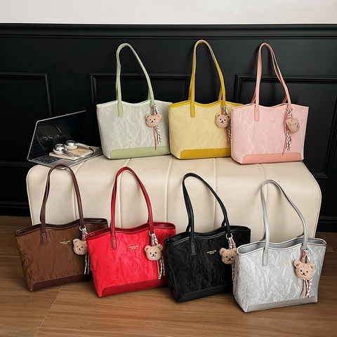 Women's Vintage Pleated PU Leather Tote Bag Large Capacity Casual Shoulder Bag With Teddy Bear Charm Fashion Bags For Travel Office