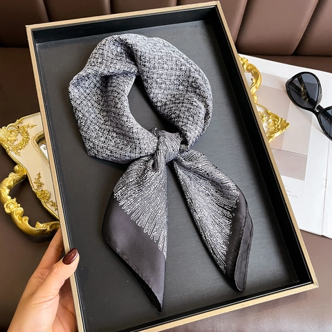 Élégant Foulard Carré Pour Femmes Polyester Satin Sensation Satin Imprimé Floral Léopard Bandana Décoratif Accessoire Cou