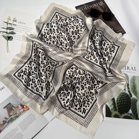 Foulard Quadrato Leopardato In Raso Effetto Raso Fascia Per Capelli Collo Accessori Moda Donna Elegante Con Bordo A Contrasto